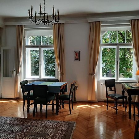 Boutique Apartment With Parking Boedapest Buitenkant foto
